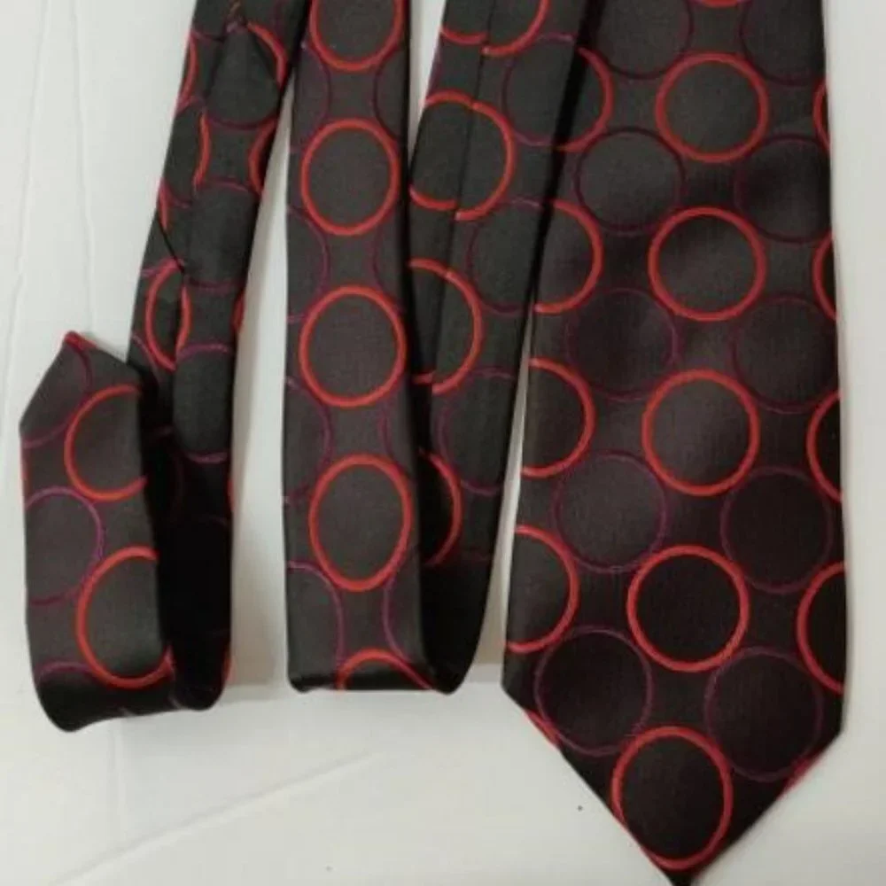 GUCCI 100% Italian silk men’s neck tie